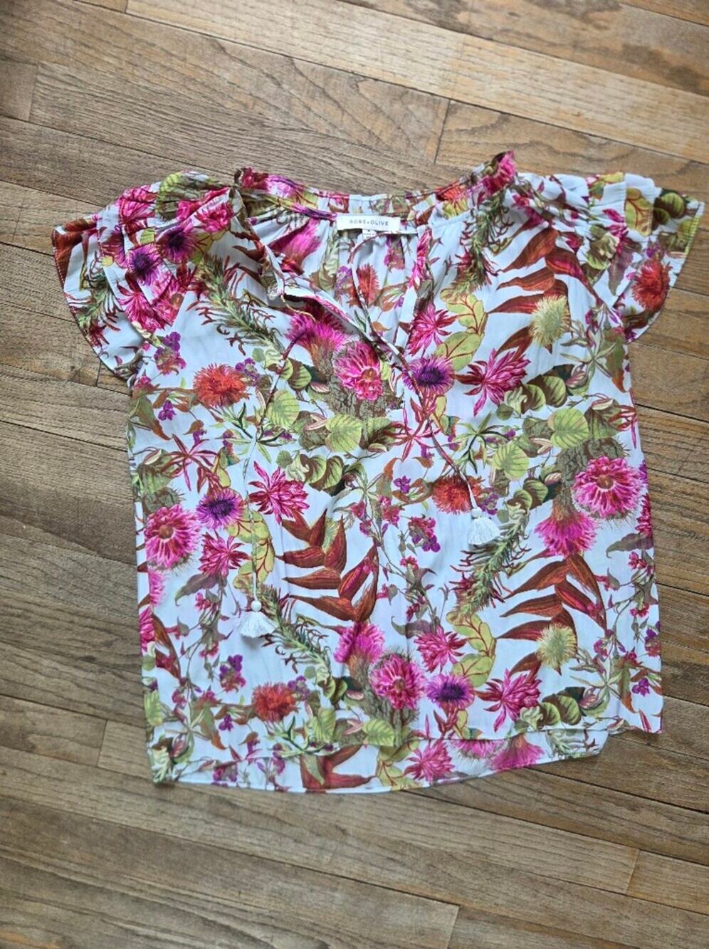 Rose & Olive White Floral V-Neck Flutter Sleeve Blouse Med